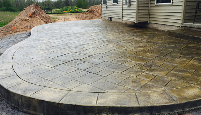 Pattern: Notched Old English Ashlar Slate - Colors: Champagne With Dark Gray