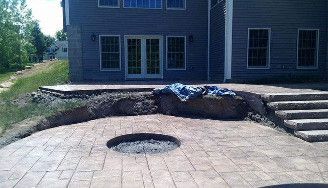 Pattern: Notched Old English Ashlar Slate - Colors: Mountain Trail With Walnut