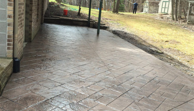 Pattern: Notched Old English Ashlar Slate - Colors: Moutian Trail With Dark Gray