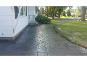 Pattern: Notched Old English Ashlar Slate - Colors: Stone Harbor With Dark Gray