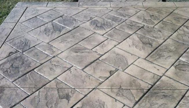 Pattern: Notched Old English Ashlar Slate - Colors: Pebbleshore With Dark Gray