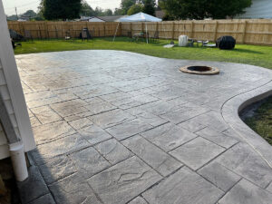 Pattern: Majestic Ashlar Slate - Colors: Hailstorm gray with dark gray