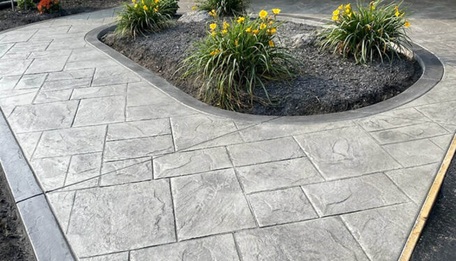 Pattern: Majestic Ashlar Slate - Colors: Hailstorm gray with storm gray and charcoal border