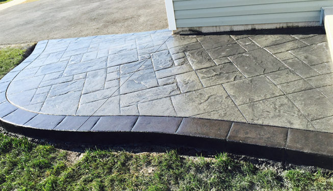 Pattern: Majestic Ashlar Slate - Colors: Hailstorm Gray With Dark Gray And Charcoal Border
