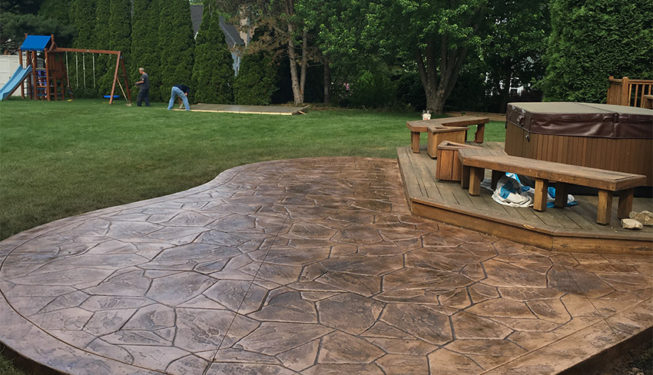 Pattern: Large Random Flagstone - Colors: Hilltop Tan With Walnut