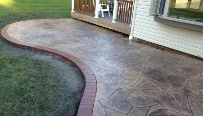 Pattern: Large Random Flagstone - Colors: spring Beige With Dark Gray And Redwood Border