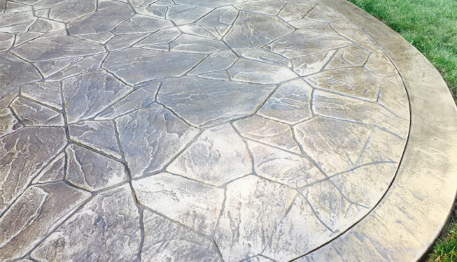 Pattern: Large Random Flagstone - Colors: Hiltop Tan With Walnut Release And Autumn Brown Border