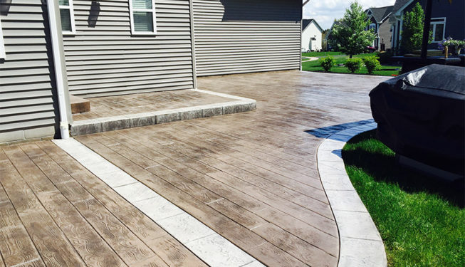 Pattern: Wood Plank - Colors: English Walnut With Dark Drown And Sabal Border